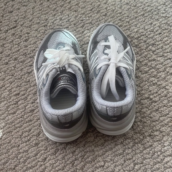 New Balance 990 V6 - Picture 3 of 5